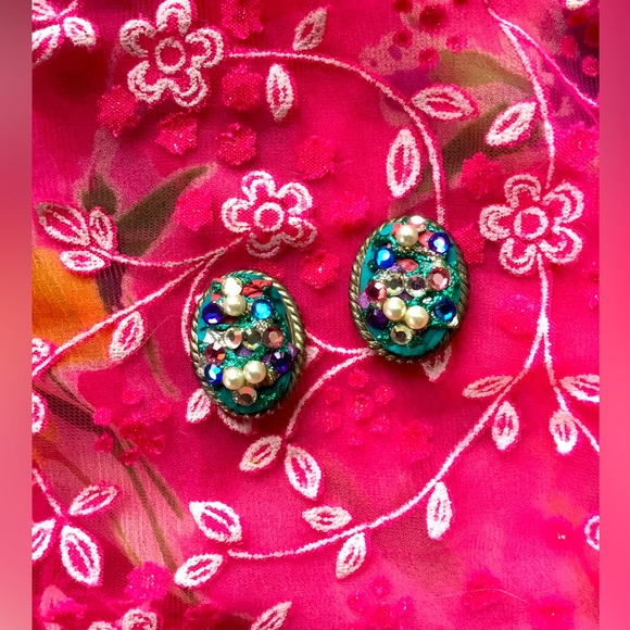 Vintage 80s Multi color Rhinestone Clip Earrings Blue Faux Pearl Crystal GUC - Picture 10 of 15